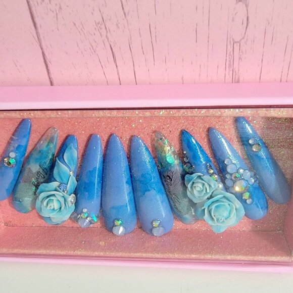 10 pcs Blue Rose Victorian Style Fingernails - Picture 3 of 9